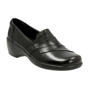 NEW Clark’s Black Leather Slip On Loafers 7.5